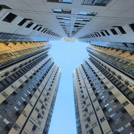 Enjoy Bgc Sunset And Golf Course View 2 Bedroom Loft With 100Mbps Internet Connection