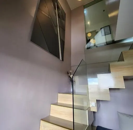Enjoy Bgc Sunset And Golf Course View 2 Bedroom Loft With 100mbps Internet Connection *
