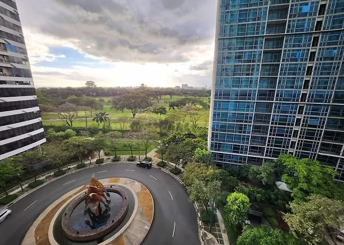 Enjoy Bgc Sunset And Golf Course View 2 Bedroom Loft With 100mbps Internet Connection Manila